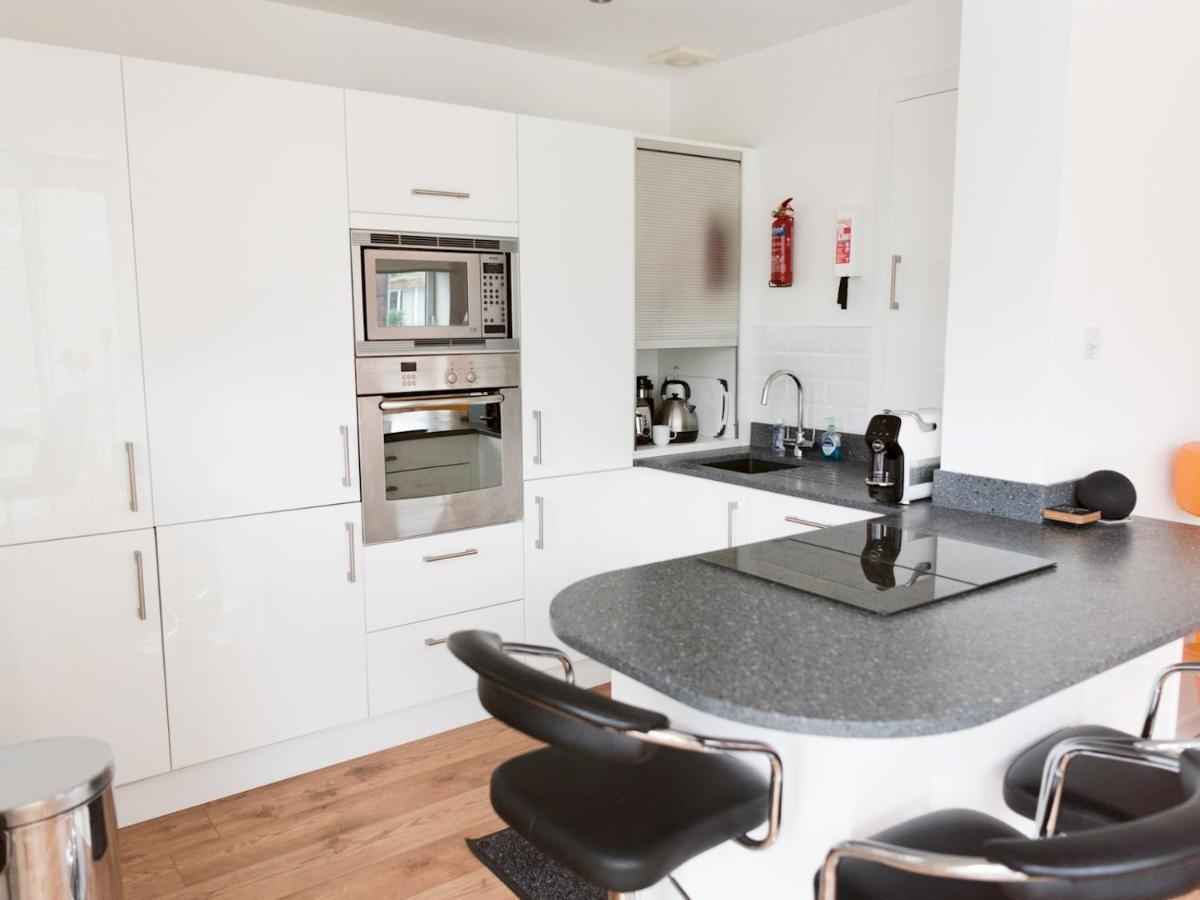 Pass The Keys Stylish 2Bed Rental Unit Glasgow Green Buitenkant foto