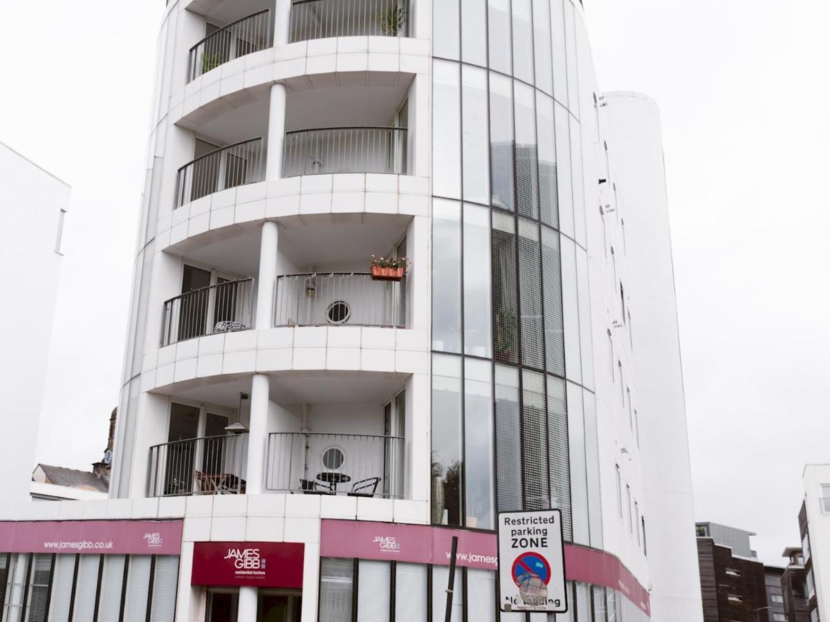 Pass The Keys Stylish 2Bed Rental Unit Glasgow Green Buitenkant foto