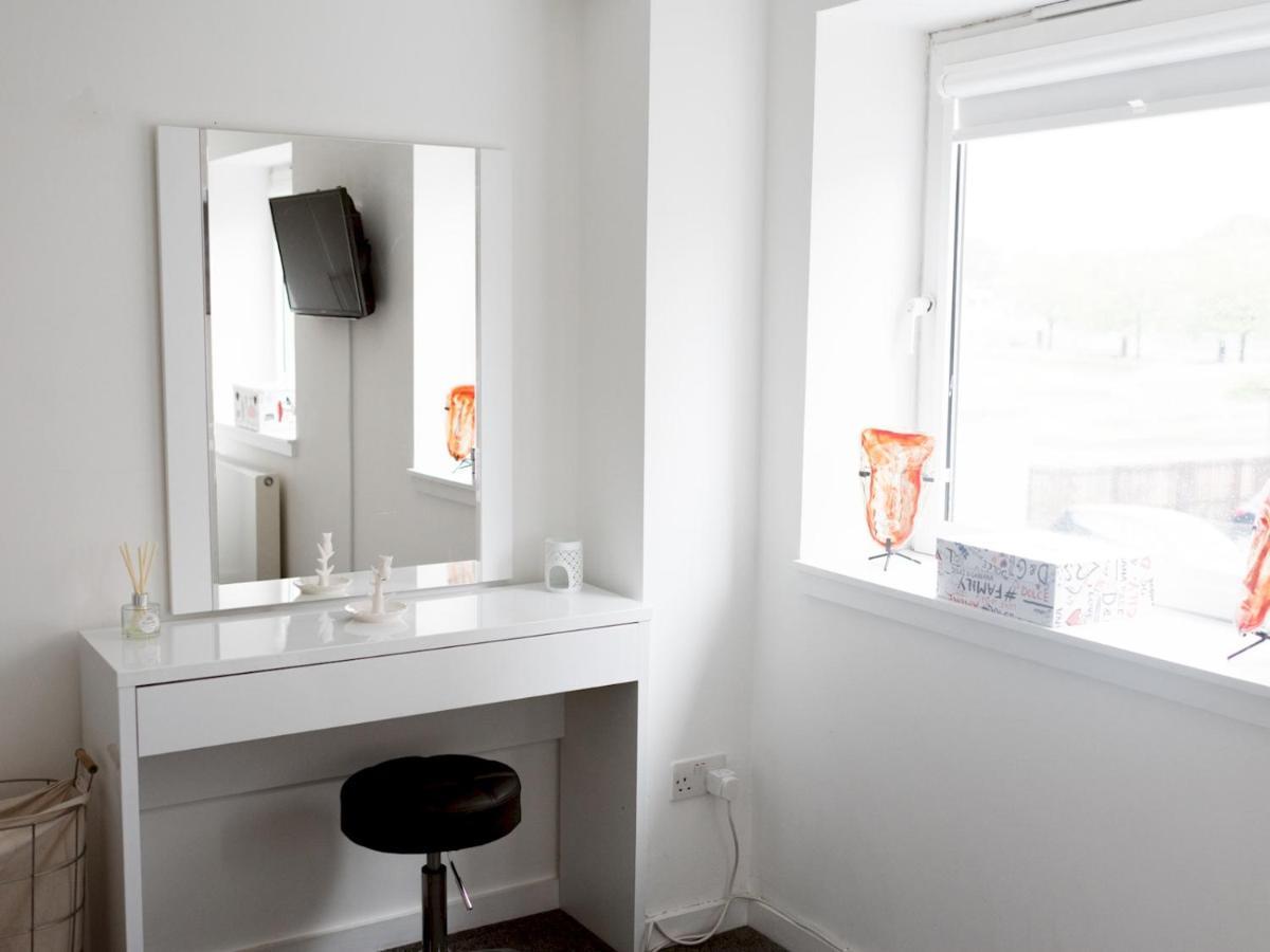 Pass The Keys Stylish 2Bed Rental Unit Glasgow Green Buitenkant foto
