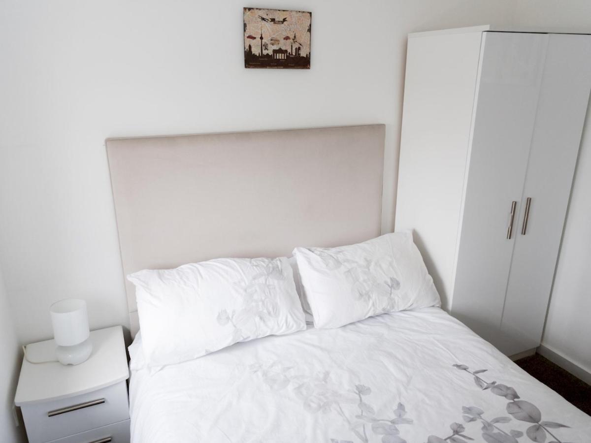 Pass The Keys Stylish 2Bed Rental Unit Glasgow Green Buitenkant foto