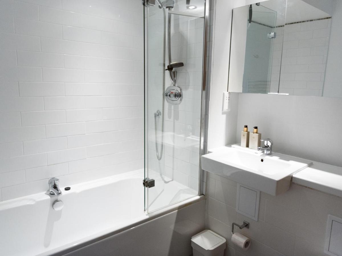 Pass The Keys Stylish 2Bed Rental Unit Glasgow Green Buitenkant foto